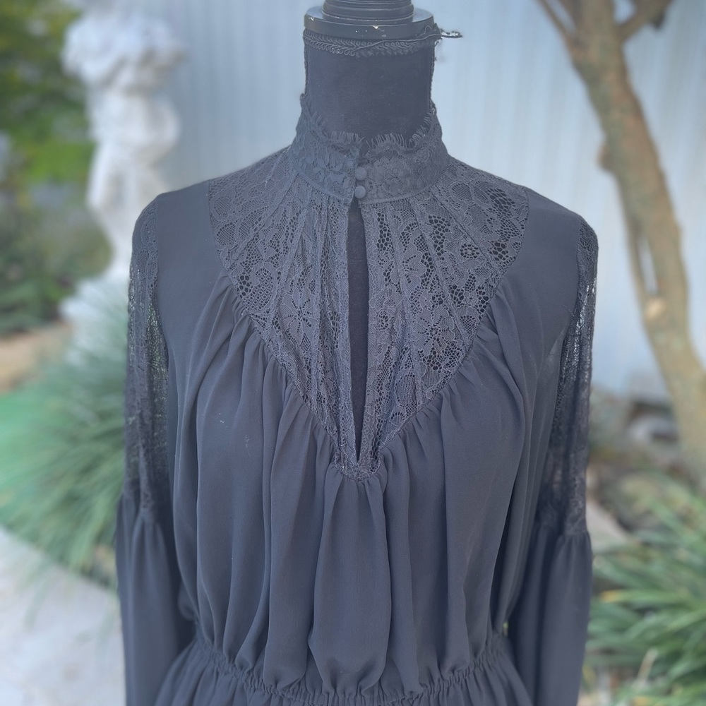 🖤 Express Black Lace & Sheer Keyhole Peplum Blouse 🖤 - Picture 8 of 13